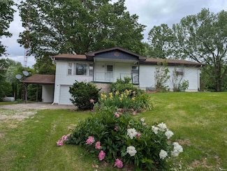9522 Mill Rd, Shoals, IN 47581