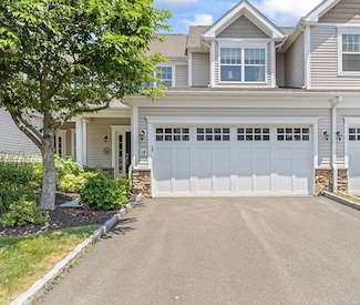 18 Briar Ridge Dr Unit 18, Bethel, CT 06801
