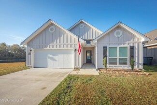 7741 Coral Ln, Ocean Springs, MS 39564