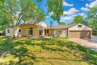 12 Cedar Dr, Newton, KS 67114