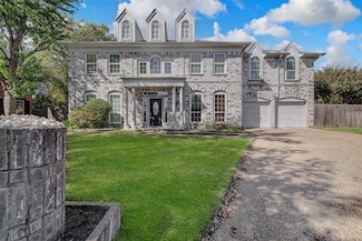 2703 Kingswood Ct, Arlington, TX 76001