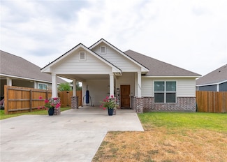 3643 Elaine Dr, Bryan, TX 77808