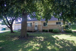 828 N Broadway St, Hastings, MI 49058