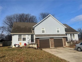 3828 NE Independence Ave, Lee's Summit, MO 64064