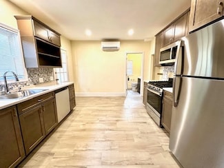 37 Gordon St Unit 1, Waltham, MA 02453