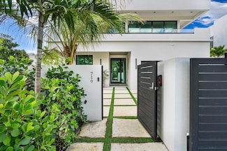 719 N Victoria Park Rd, Fort Lauderdale, FL 33304