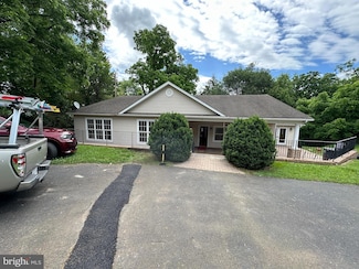 2 Whiting Ave, Boyce, VA 22620