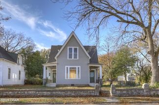 216 N Wall Ave, Joplin, MO 64801