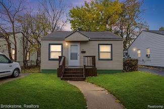 587 Nevada Ave, Pontiac, MI 48341