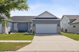 3364 27th St S, Moorhead, MN 56560