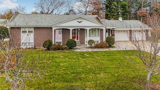 24 Hersey St, Bedford, NH 03110