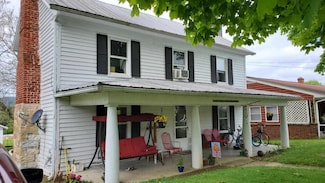 85 Main St, Union, WV 24983