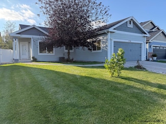 1720 Maroon Dr, Cheyenne, WY 82001