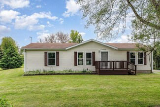2243 Bullock Rd, Bay City, MI 48708