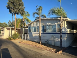 7676 N Fresno St Unit 20, Fresno, CA 93720