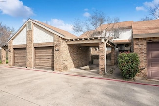 217 Shady Lane Dr, Fort Worth, TX 76112