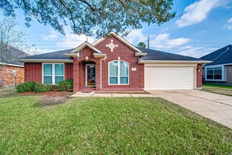 1047 E Hampton Dr, Pearland, TX 77584