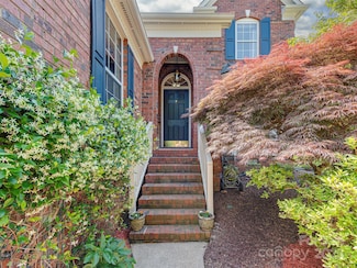 2825 Redfield Dr, Charlotte, NC 28270