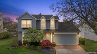 47235 Scarlet Dr S, Novi, MI 48374