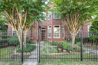 2915 W Dallas St, Houston, TX 77019