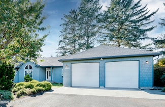 2998 Pine Ct, Gearhart, OR 97138