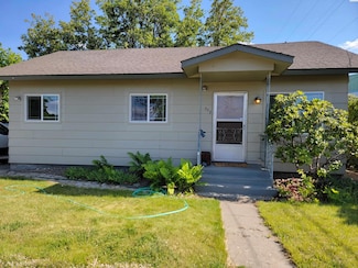 208 E 4th St, Grandview, WA 98930