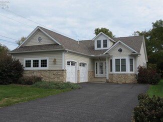 2031 S Bailiwick Ln, Lakeside Marblehead, OH 43440