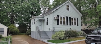 72 Hillcrest Ave, Pawtucket, RI 02860