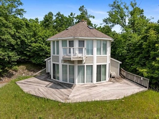 1323 Charlevoix St, Boyne City, MI 49712