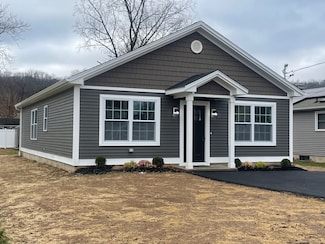 140 Lake Ave, Bristol, CT 06010