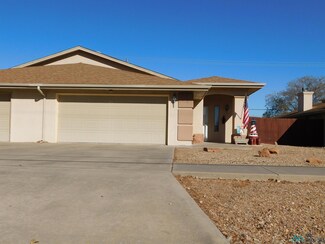 315 E Mescalero Rd, Roswell, NM 88201