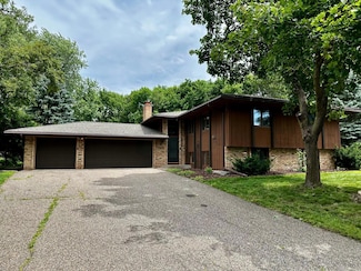 3413 Red Oak Cir N, Burnsville, MN 55337
