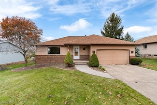 4440 Coral Gables Dr, Cleveland, OH 44134