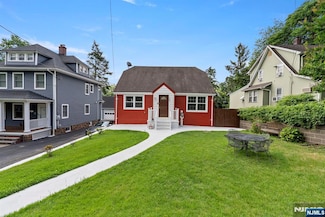 198 Hickory Ave, Tenafly, NJ 07670