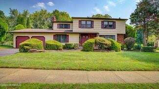 5 Alberta Dr, Marlboro, NJ 07746