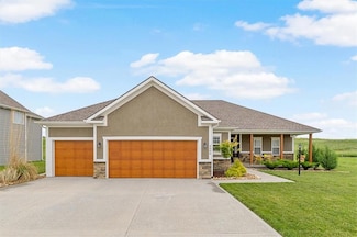 4500 Valley Ridge Dr, Saint Joseph, MO 64505