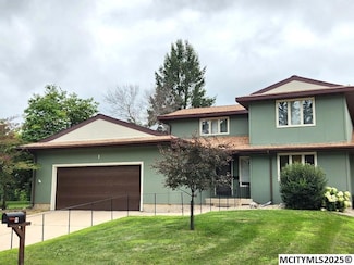 1 Asbury Ct, Mason City, IA 50401