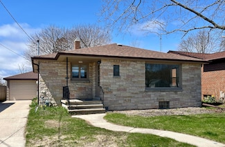 2318 Lincoln Ave, Two Rivers, WI 54241