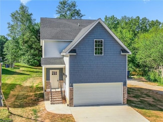 12 Jayson Ln, Winston-Salem, NC 27107