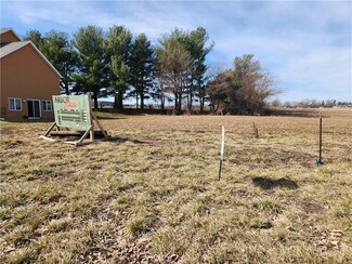 757 E 23rd St N, Newton, IA 50208