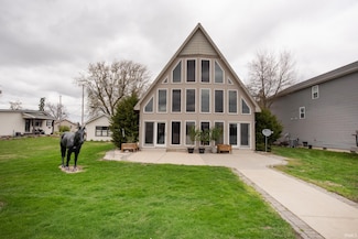 12198 W Pirates Roost Rd, Monticello, IN 47960
