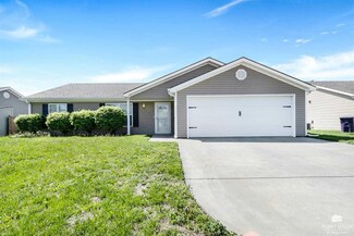 317 Brookway Dr, Manhattan, KS 66502
