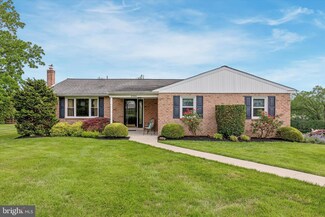 2906 Toll Gate Dr, Norristown, PA 19403