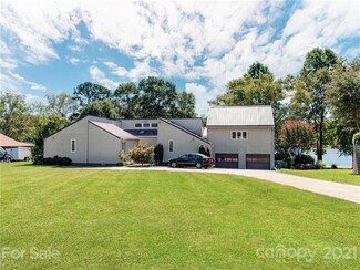 748 Moretz Ct, Hickory, NC 28601