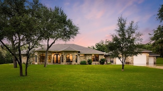 1114 Star Ridge Rd, Weimar, TX 78962