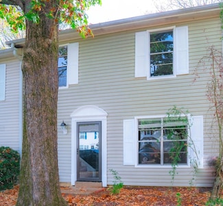 200 Pine Forest Apt C2 Dr, Maumelle, AR 72113