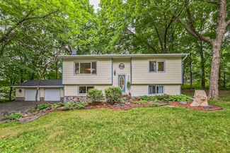 443 Locust Ln, Taylors Falls, MN 55084
