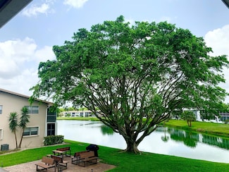 76 Chatham D Unit 76, West Palm Beach, FL 33417