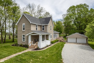 933 N 19th St, Elwood, IN 46036