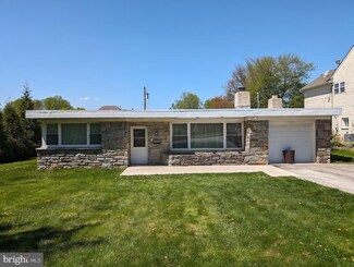 712 Paxon Hollow Rd, Broomall, PA 19008